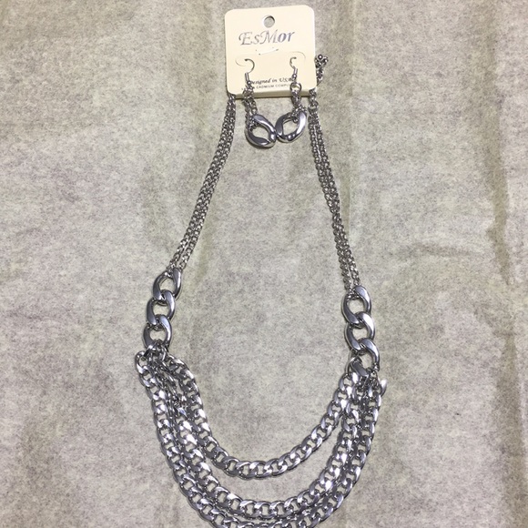 Polished Chain Layered Necklace Set - Picture 4 of 5